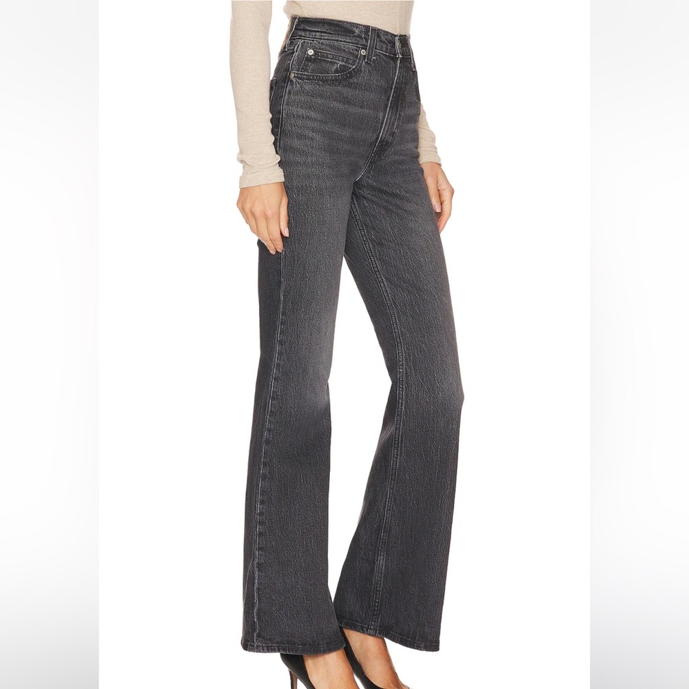 Levi’s 70's High Rise Flare Jean in Just A Hint size 23
